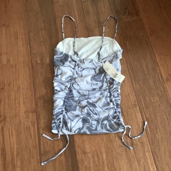 NWT Urban Outfitters Tasmin Mesh Grey Psychedelic Ruched Cropped Cami Top Size S - Picture 3 of 6